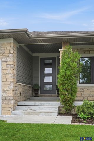 6141 S 97th Street, Lincoln, NE 68520