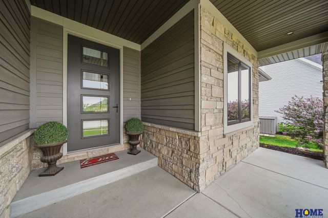 6141 S 97th Street, Lincoln, NE 68520