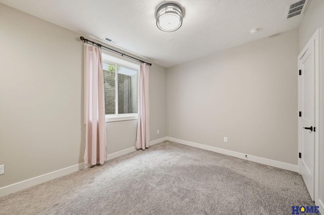 6141 S 97th Street, Lincoln, NE 68520