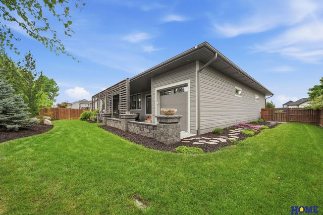 6141 S 97th Street, Lincoln, NE 68520