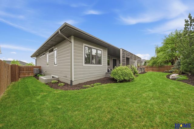 6141 S 97th Street, Lincoln, NE 68520