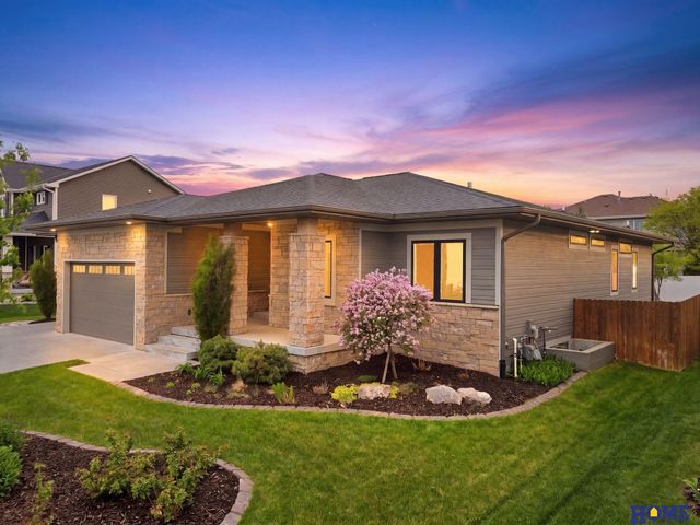 6141 S 97th Street, Lincoln, NE 68520