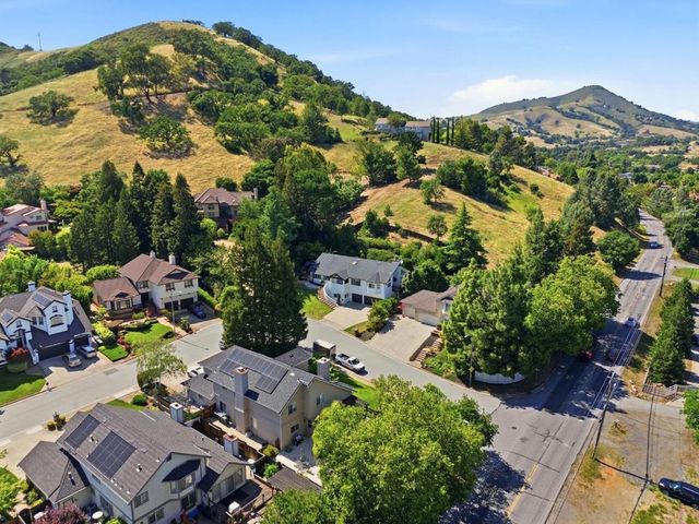 1035 Appian Way, Morgan Hill, CA 95037