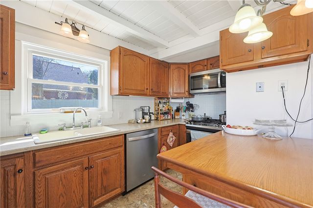 33 Airy Acres Drive, Glocester, RI 02814