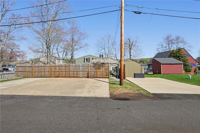 33 Airy Acres Drive, Glocester, RI 02814