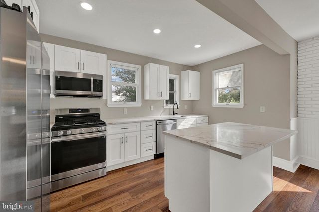 7904 ROSELAND AVE, Rosedale, MD 21237