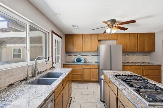 820 Monte Vista Road NE, Los Lunas, NM 87031