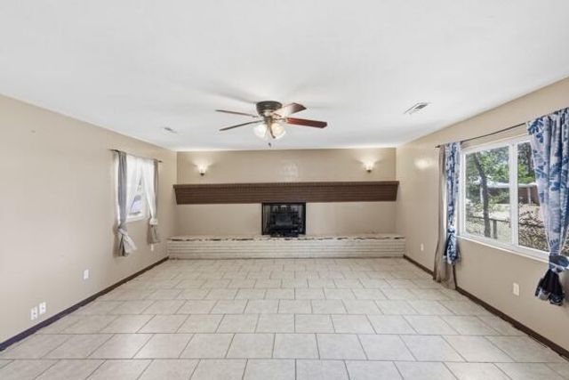 820 Monte Vista Road NE, Los Lunas, NM 87031