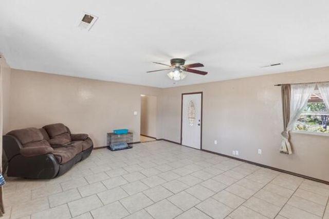 820 Monte Vista Road NE, Los Lunas, NM 87031