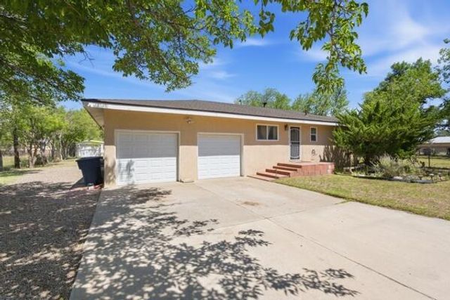 820 Monte Vista Road NE, Los Lunas, NM 87031