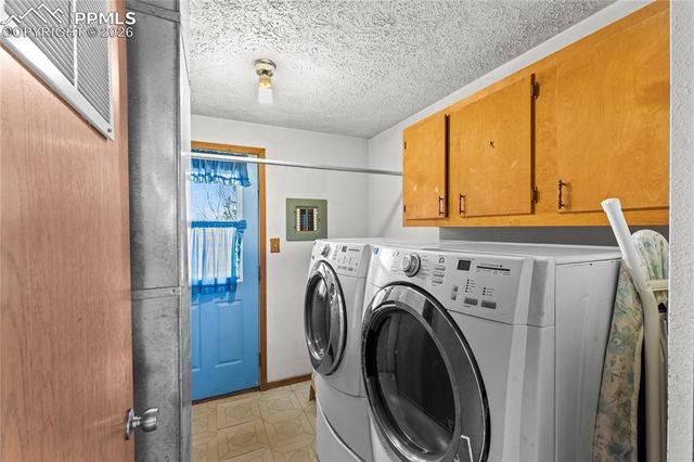 2075 Grady Court, Colorado Springs, CO 80915