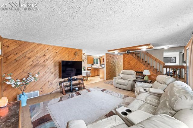 2075 Grady Court, Colorado Springs, CO 80915