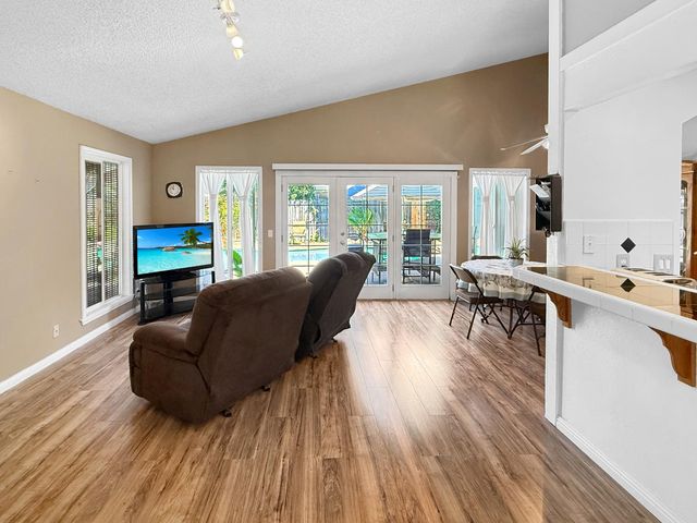 6645 Posten Way, Citrus Heights, CA 95621