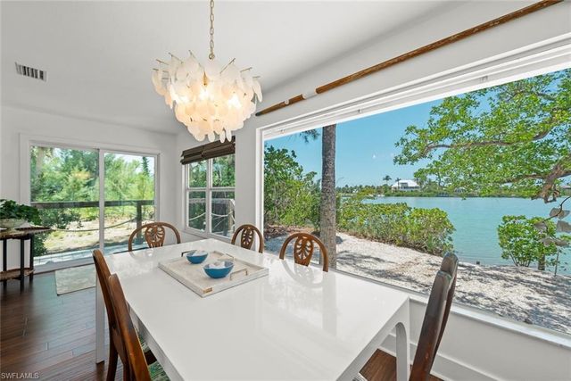 2539 Coconut DR, Sanibel, FL 33957