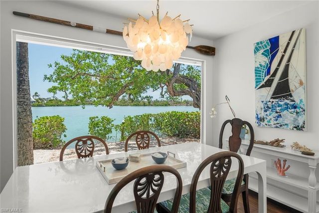 2539 Coconut DR, Sanibel, FL 33957