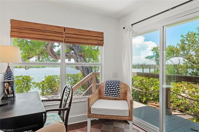 2539 Coconut DR, Sanibel, FL 33957