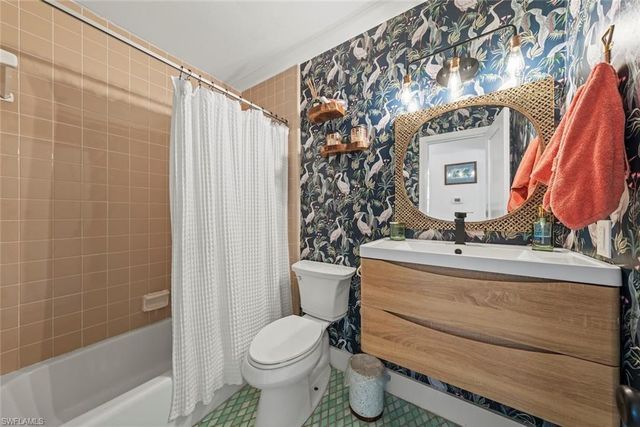 2539 Coconut DR, Sanibel, FL 33957