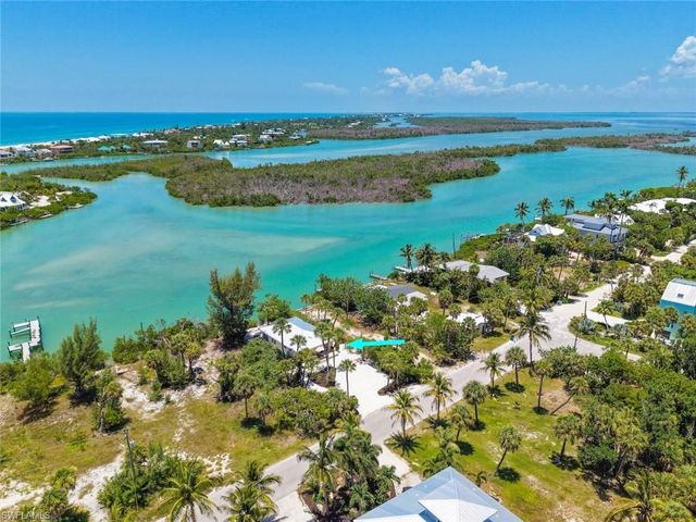 2539 Coconut DR, Sanibel, FL 33957