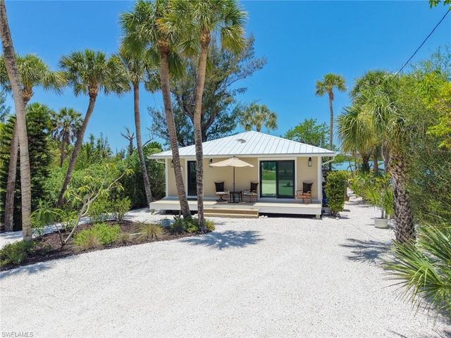 2539 Coconut DR, Sanibel, FL 33957