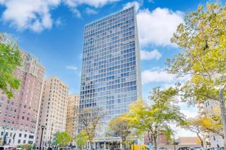 2400 N Lakeview Avenue 310, Chicago, IL 60614