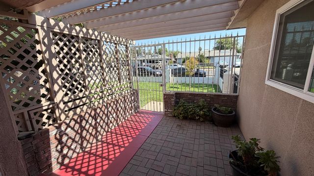 2310 S Meridian Avenue, Fresno, CA 93725
