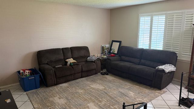 2310 S Meridian Avenue, Fresno, CA 93725