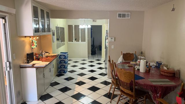 2310 S Meridian Avenue, Fresno, CA 93725