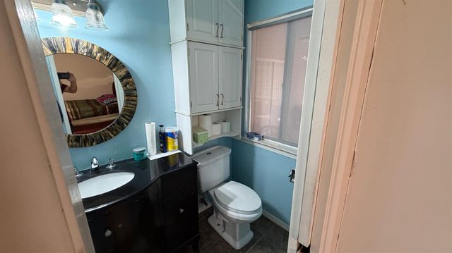 2310 S Meridian Avenue, Fresno, CA 93725
