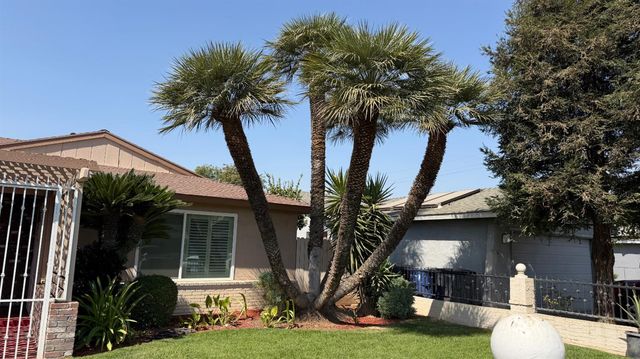 2310 S Meridian Avenue, Fresno, CA 93725
