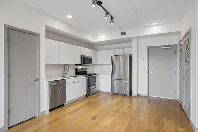 400 Herron Dr Apt 418, Nashville, TN 37210