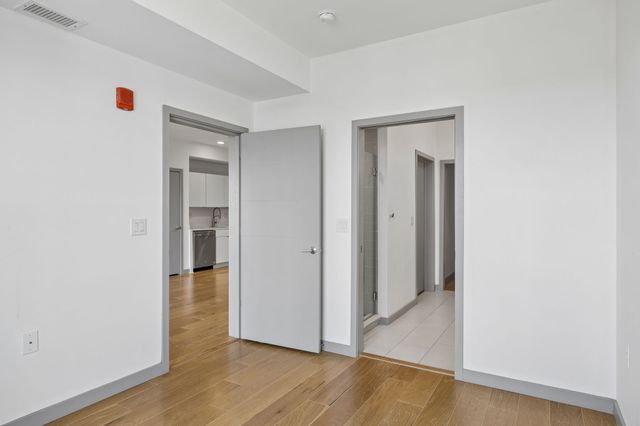 400 Herron Dr Apt 418, Nashville, TN 37210