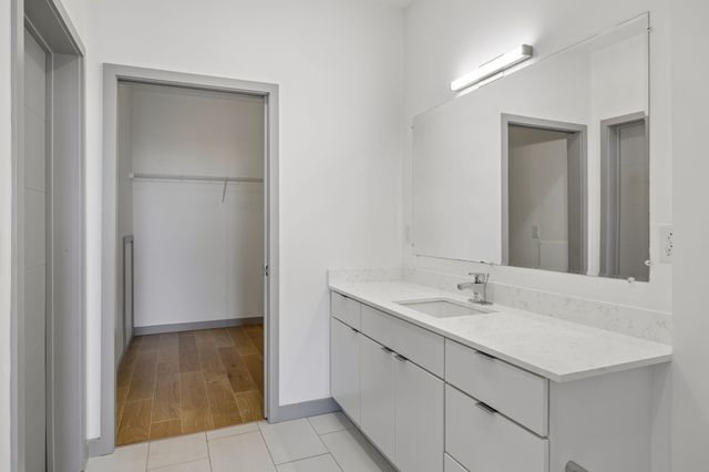 400 Herron Dr Apt 418, Nashville, TN 37210