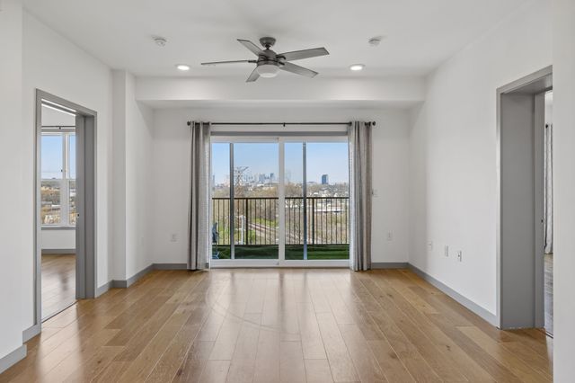 400 Herron Dr Apt 418, Nashville, TN 37210