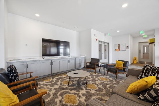 400 Herron Dr Apt 418, Nashville, TN 37210