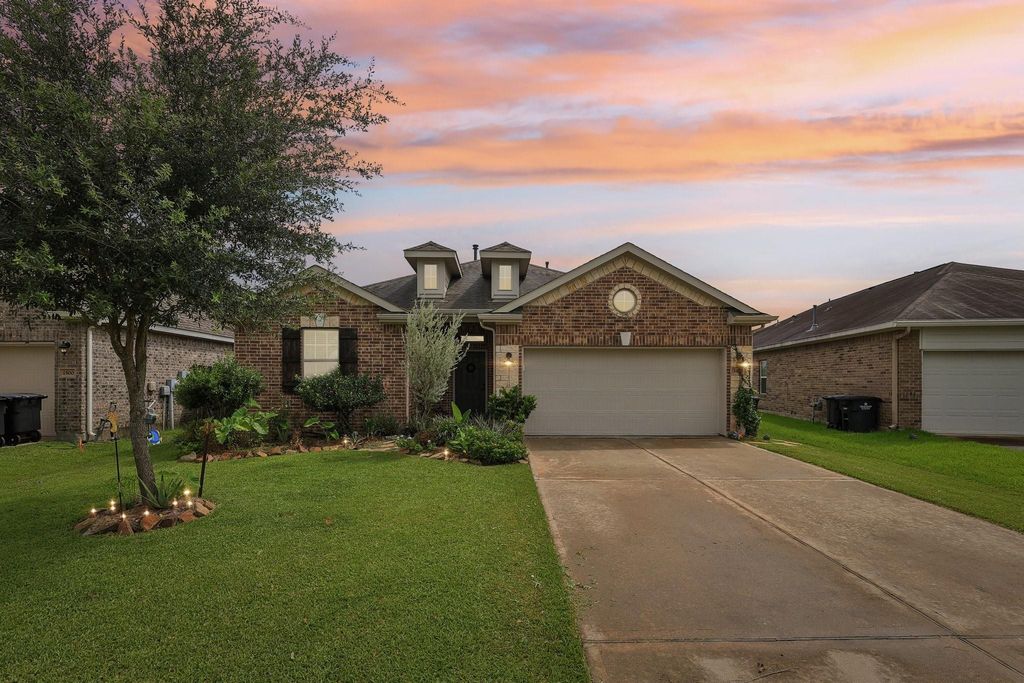 1498 Foshee Court, Alvin, TX 77511