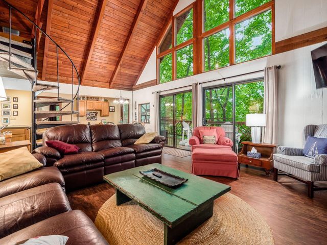 721 Natchez Lane, Sugar Grove, OH 43155