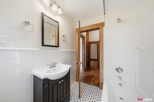 3093 Vine Street, Lincoln, NE 68503