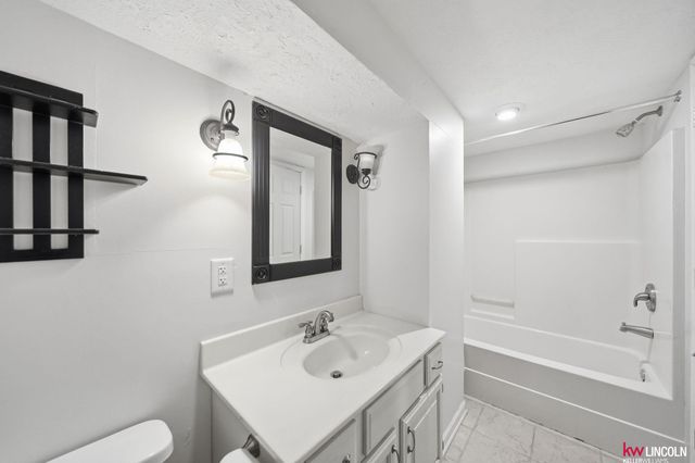 3093 Vine Street, Lincoln, NE 68503