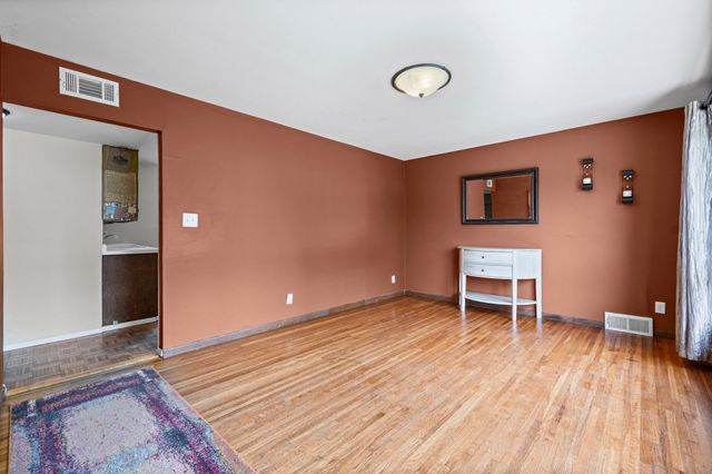 141 Westchester Drive, West Saint Paul, MN 55118
