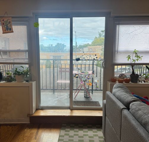 2501 W Bryn Mawr Avenue 201, Chicago, IL 60659