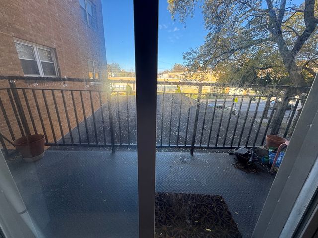 2501 W Bryn Mawr Avenue 201, Chicago, IL 60659