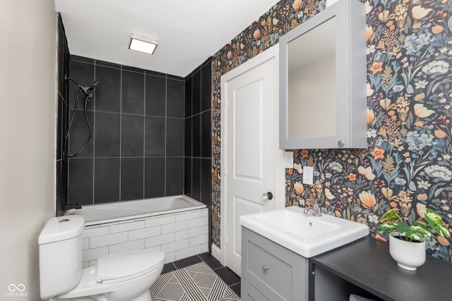 6751 E Pleasant Run Pkwy S Drive, Warren Park, IN 46219