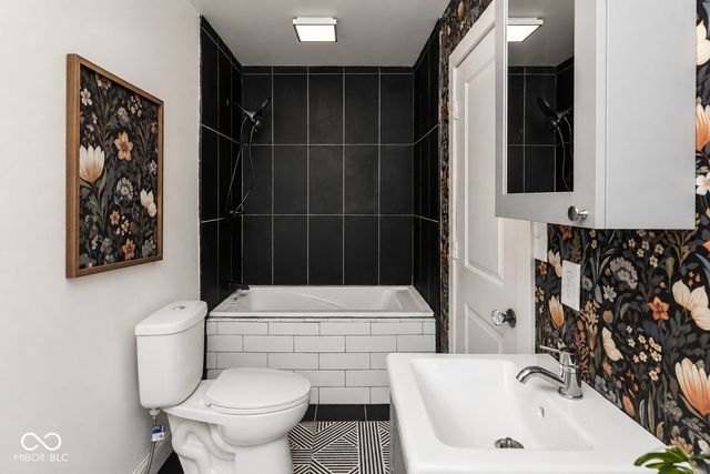 6751 E Pleasant Run Pkwy S Drive, Warren Park, IN 46219