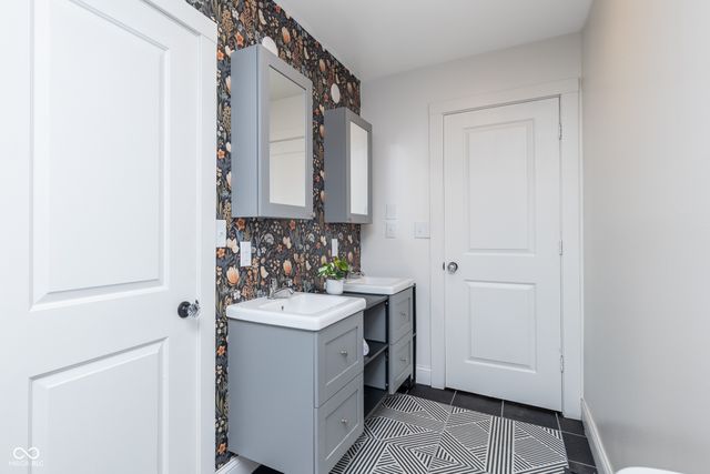 6751 E Pleasant Run Pkwy S Drive, Warren Park, IN 46219