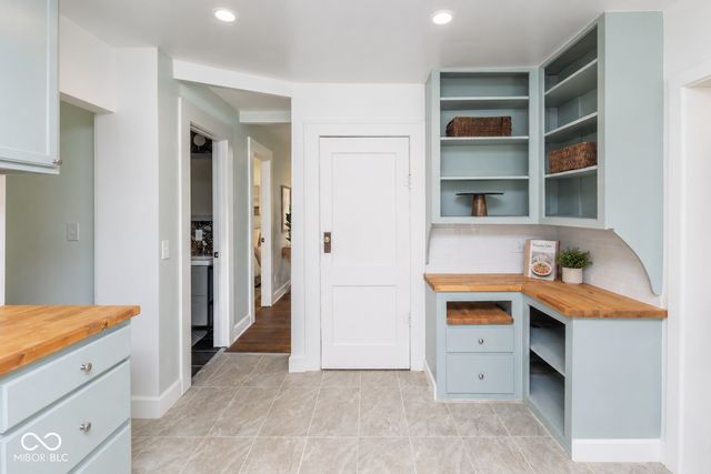 6751 E Pleasant Run Pkwy S Drive, Warren Park, IN 46219
