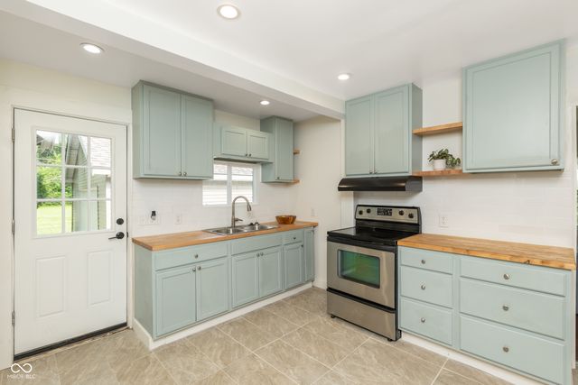 6751 E Pleasant Run Pkwy S Drive, Warren Park, IN 46219