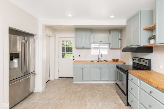 6751 E Pleasant Run Pkwy S Drive, Warren Park, IN 46219