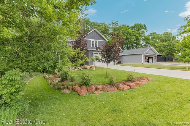 3259 Rush Lake Road, Pinckney, MI 48169