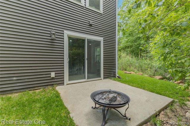 3259 Rush Lake Road, Pinckney, MI 48169