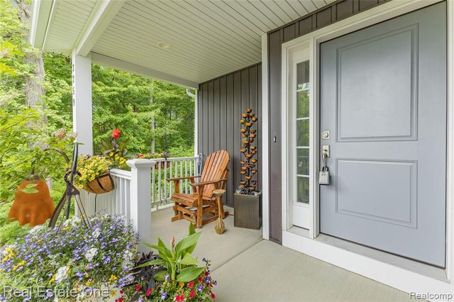 3259 Rush Lake Road, Pinckney, MI 48169